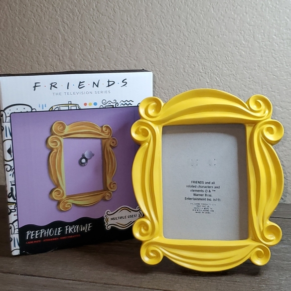 Warner Bros. | Wall Decor | Friends Inspired Peephole Frame | Poshmark